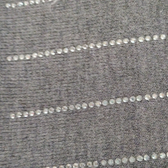 Ladies large gray super soft sweater with bling - Picture 4 of 7